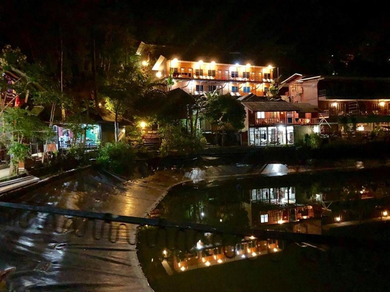 Tapear Resort Phi Phi-øyene Eksteriør bilde