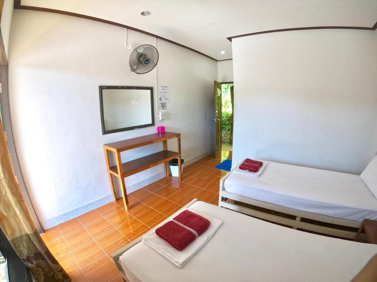 Tapear Resort Phi Phi-øyene Eksteriør bilde